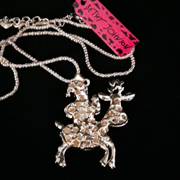 CRYSTAL SANTA NECKLACE - Picture 5 of 5